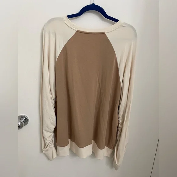 NWOT Studio Park ruched-sleeve sweatshirt - Picture 3 of 10